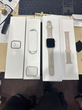 Apple Watch Series 7 - 45mm - Aluminum Case w/ Sport Band - Starlight